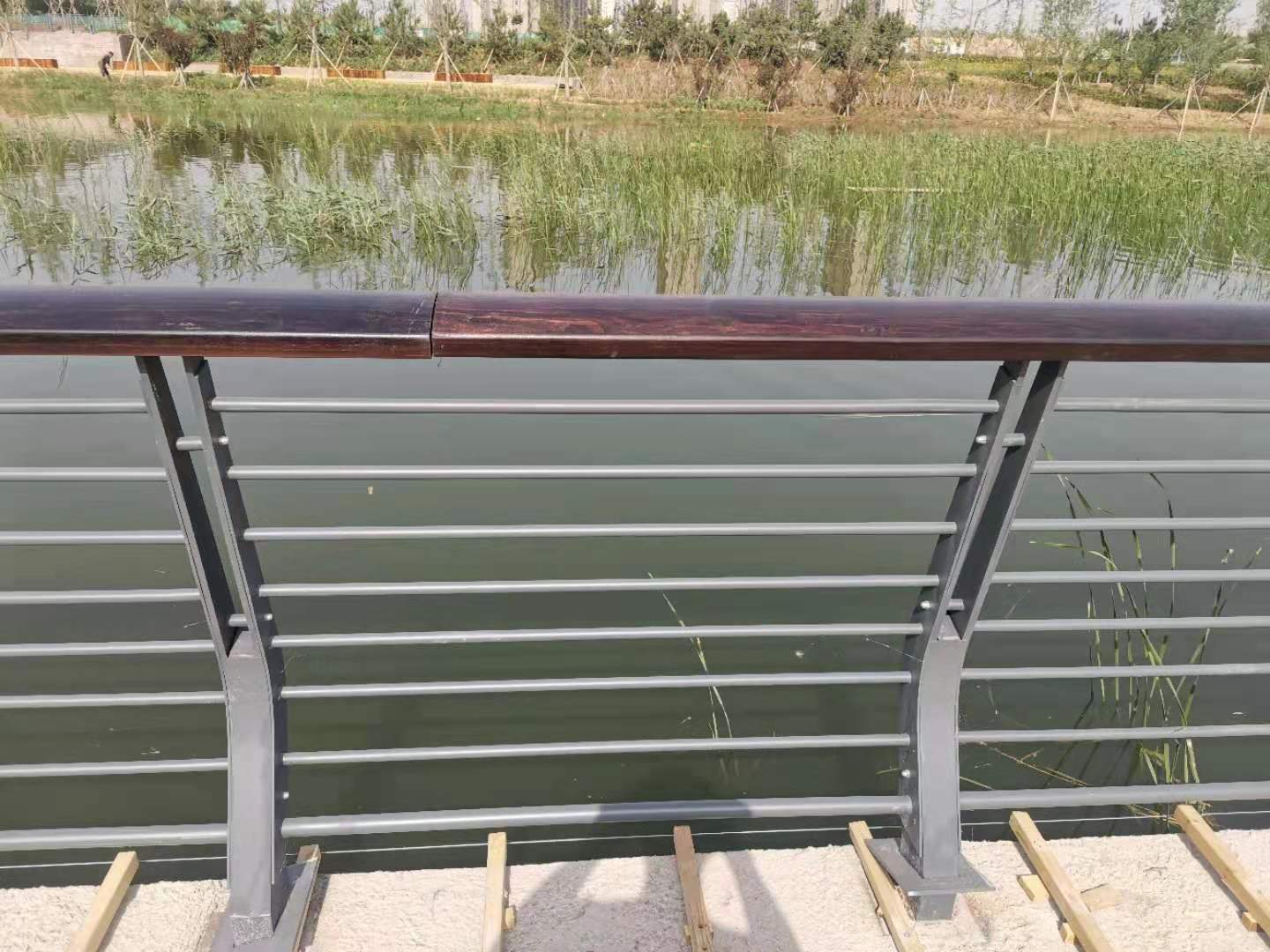 荆门市桥梁防撞护栏河道护栏 - 一站式服务